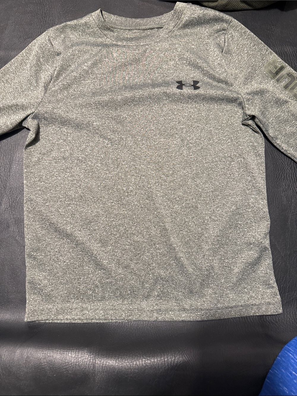 Lot of 3 Under Armour Boys long sleeves - Picture 5 of 6